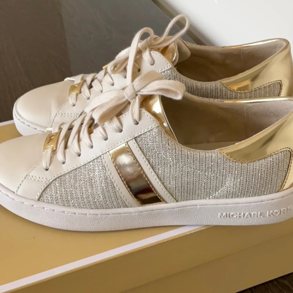 MICHAEL KORS Keaton Stripe Sneaker Pale Gold - Picture 7 of 7